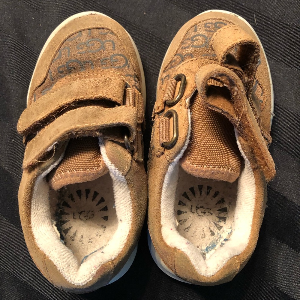 GUC UGG runners